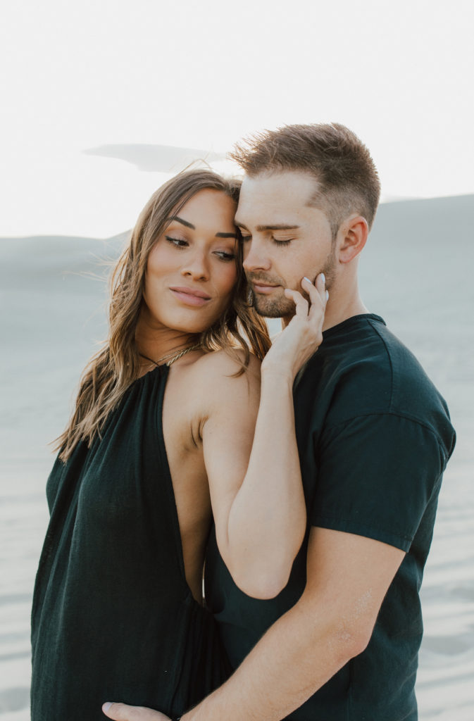sand dunes couples photoshoot