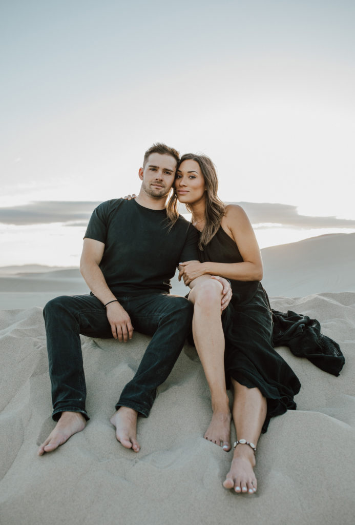 sand dunes couples photoshoot