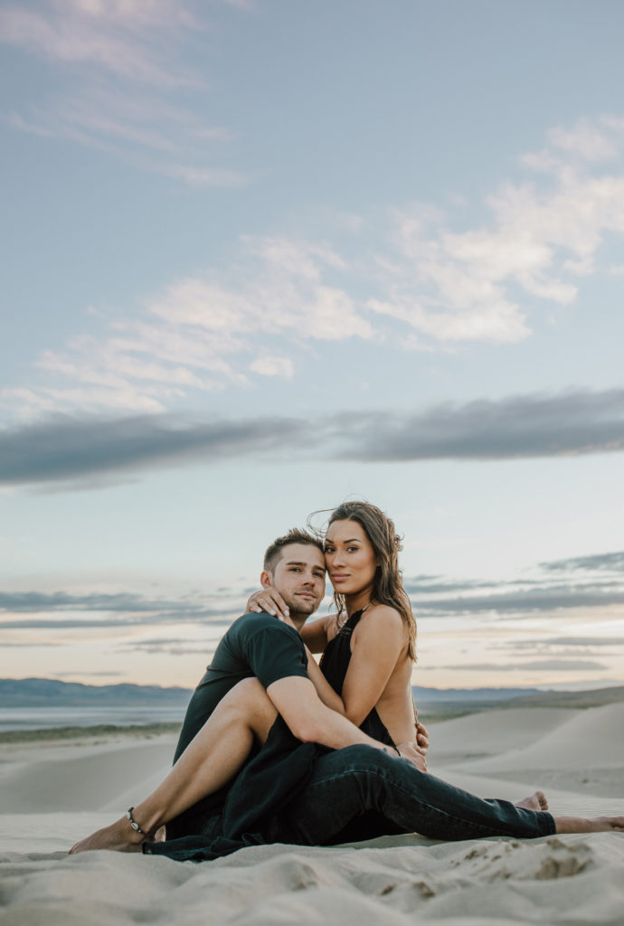 sand dunes couples photoshoot