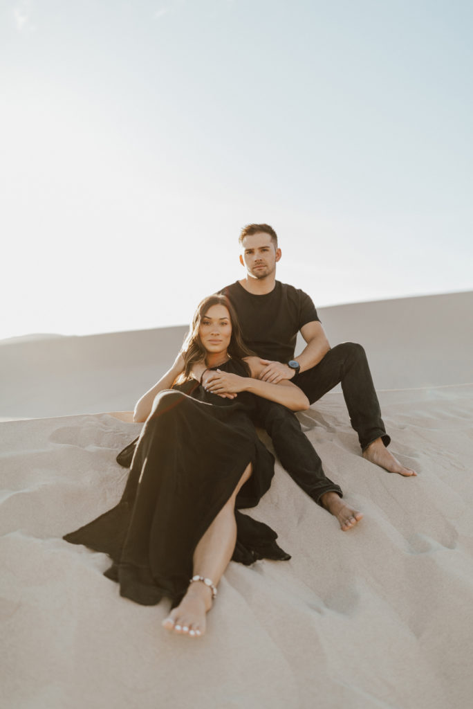 sand dunes couples photoshoot