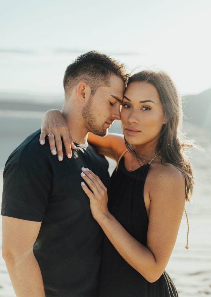 sand dunes couples photoshoot