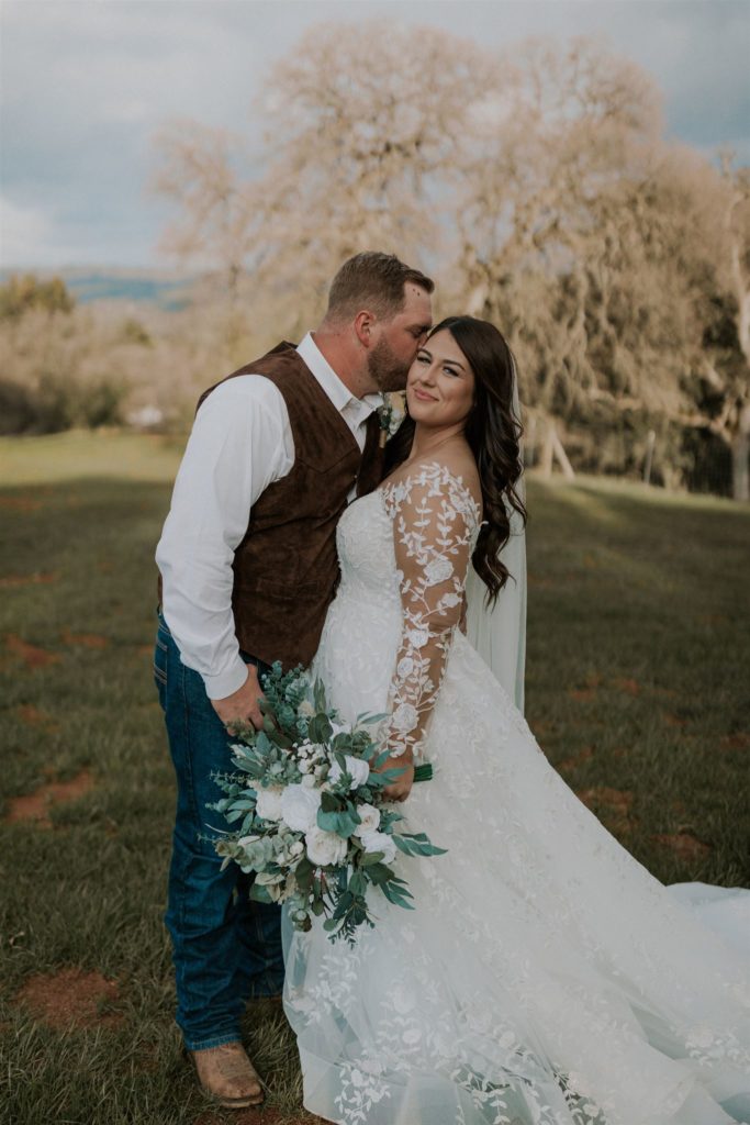 black oak vineyards wedding