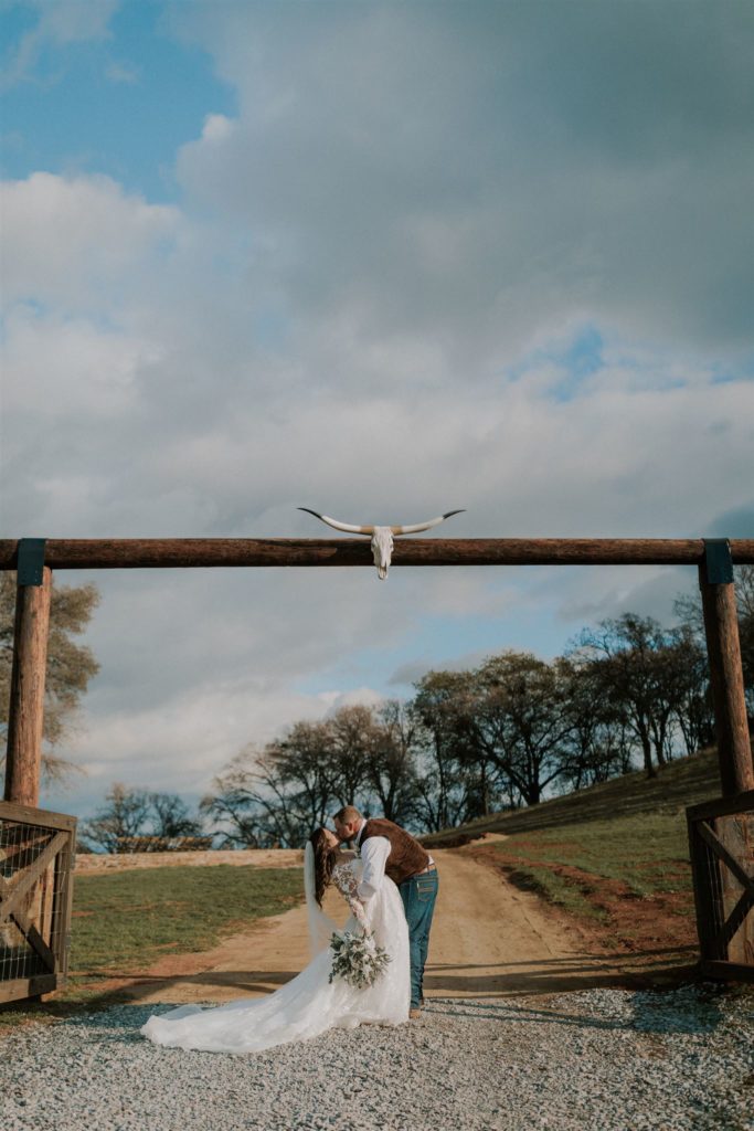black oak vineyards wedding