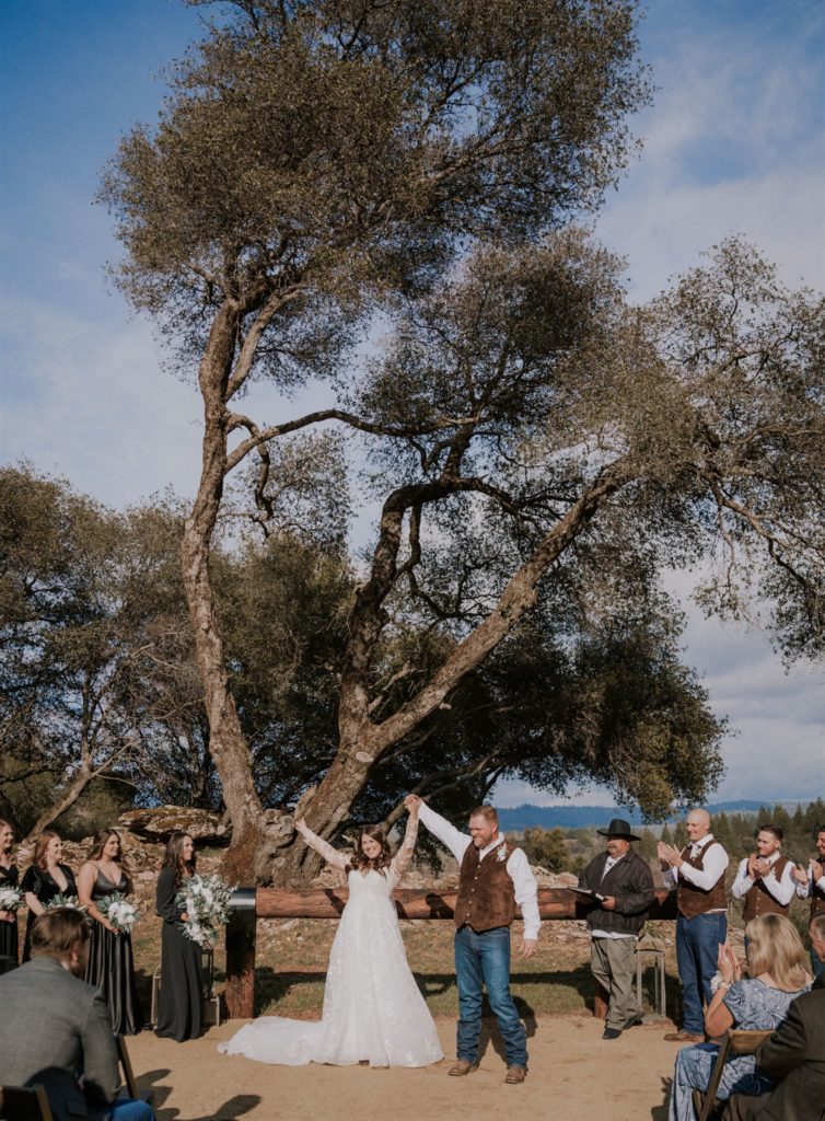 black oak vineyards wedding
