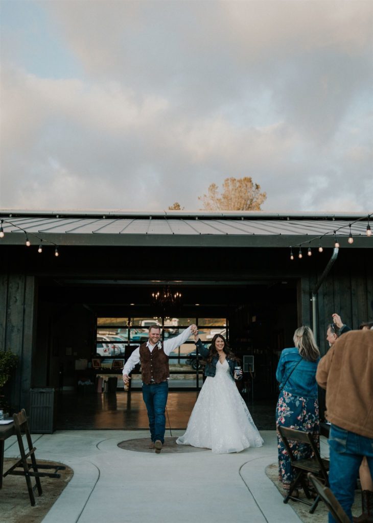 black oak vineyards wedding