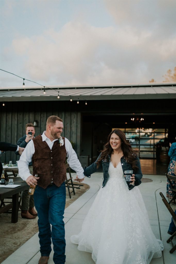 black oak vineyards wedding